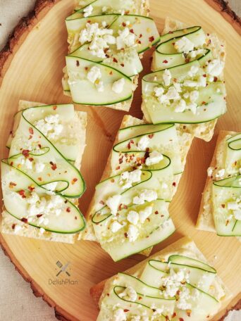 Hummus & Cucumber Toast