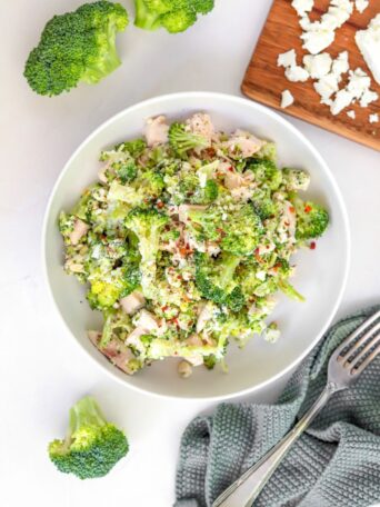 Quick and easy chicken broccoli salad ready in 15 minutes. This high-protein and nutrient-packed meal is perfect for a workday lunch.