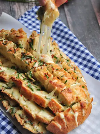 Garlic Pull-Apart Bread