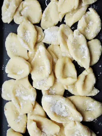 Do you want to cook an amazing Italian dish from scratch, but without hours of prep work? This quick potato gnocchi recipe could be just what you (and your taste buds) are looking for.