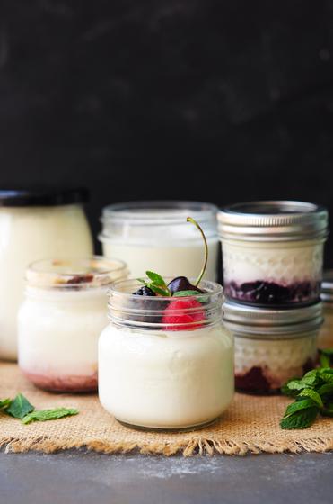 https://www.streetsmartkitchen.com/wp-content/uploads/Sous-Vide-Yogurt-13.jpg?ezimgfmt=rs:372x560/rscb1/ngcb1/notWebP