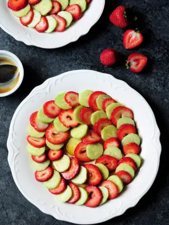 Take a break from the usual salads with this refreshing strawberry cucumber salad with a mix of colors, flavors, and textures, which is perfect for summer.