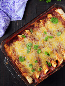 Looking for a street-smart way to use up leftover turkey or an exciting dish to spice up a weeknight? These healthy turkey enchiladas fit the bill just fine.